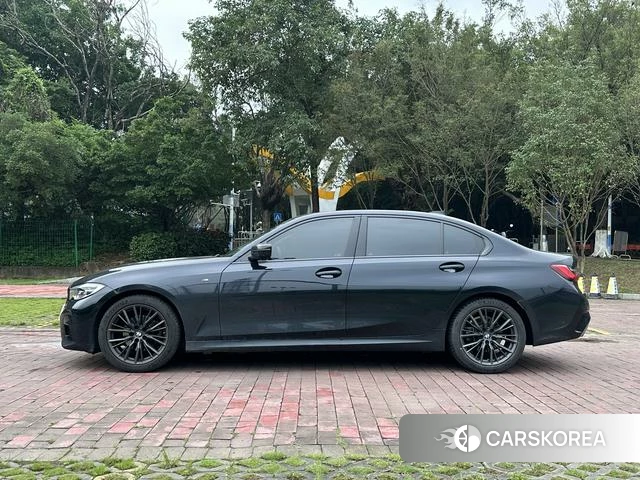 BMW 3 series 2021 Черный из Китая