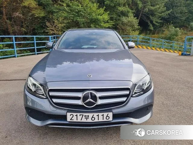 Mercedes-Benz E-Class W213 2020 Серый из Кореи