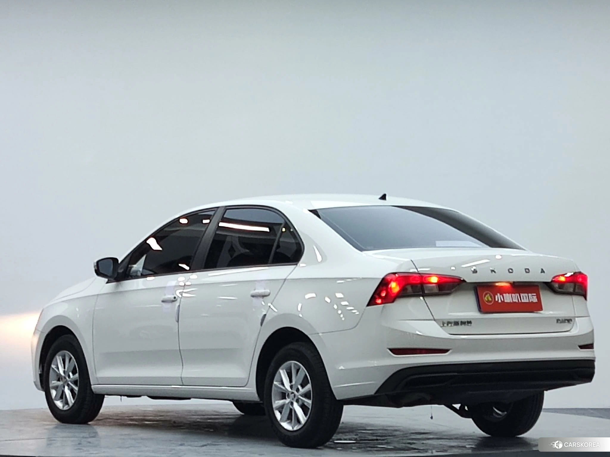 Skoda Xin Rui 2020 Белый из Китая