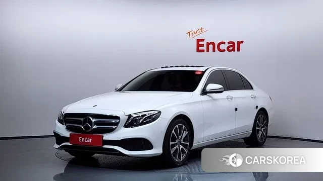 Mercedes-Benz E-Class W213 2018 Белый из Кореи
