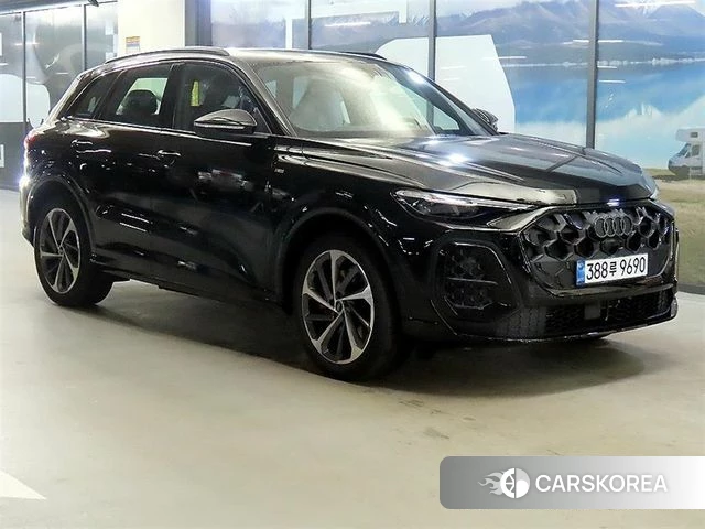 Audi Q5 (80A) 2025 Черный из Кореи