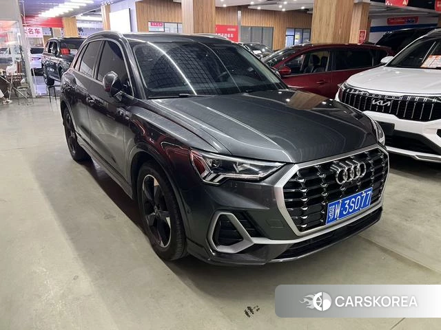Audi Q3 2023 Темно-серый из Китая