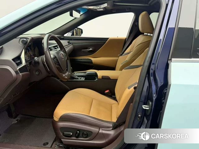 Lexus ES 2021 Синий из Китая