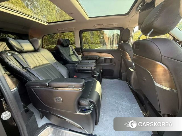 Mercedes-Benz V-class 2023 Черный из Китая