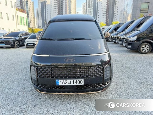 Hyundai Staria 2025 Черный из Кореи