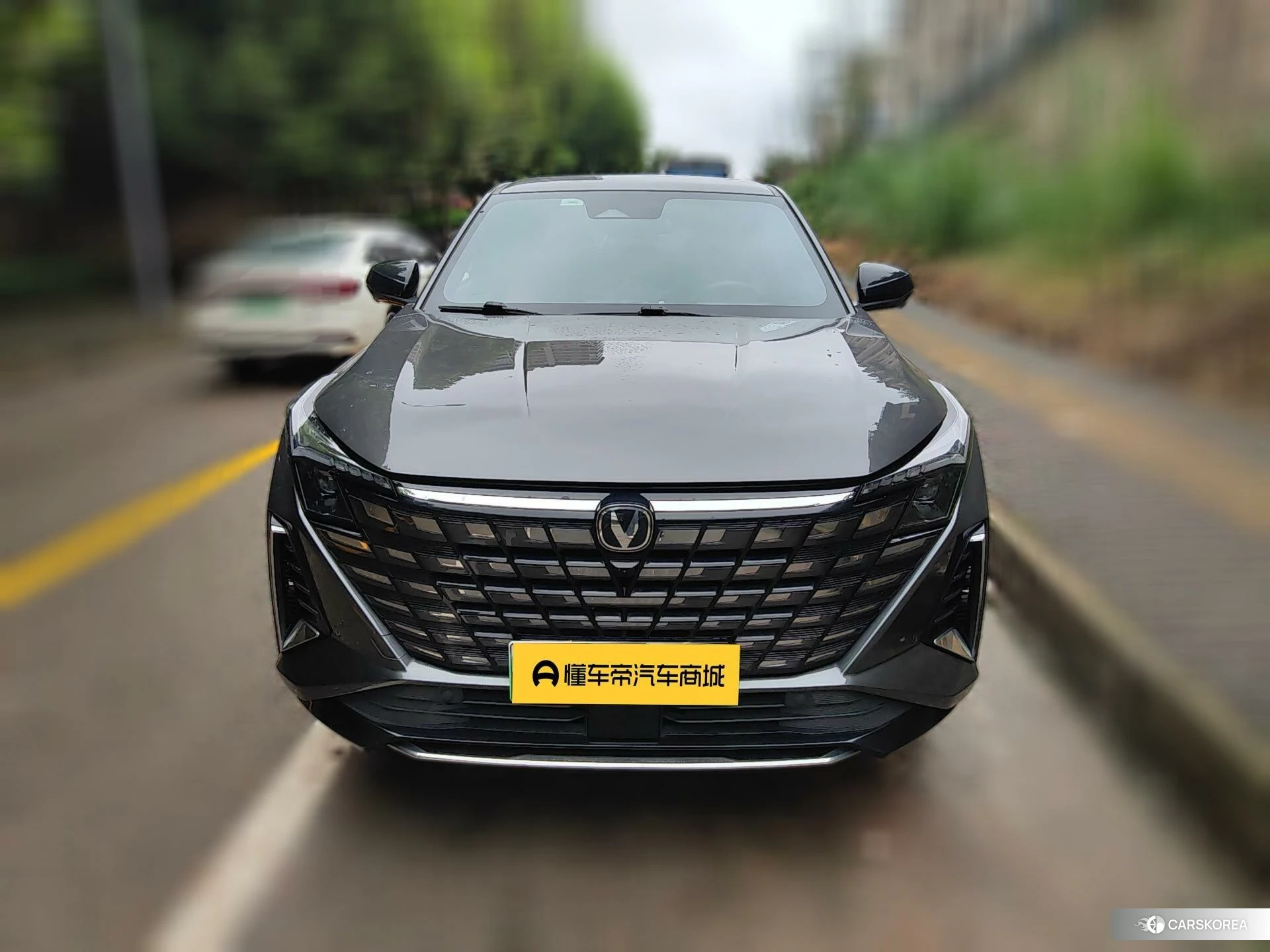 Chang'an UNI-Z PHEV 2024 Темно-серый из Китая