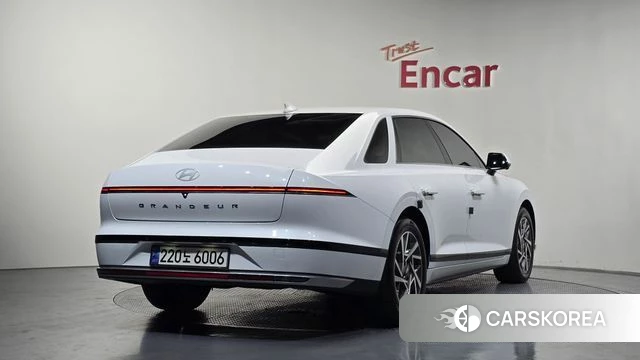 Hyundai Grandeur Hybrid (GN7) 2024 Белый из Кореи