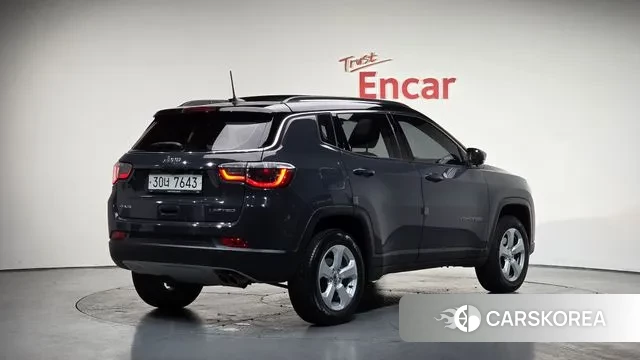 Jeep Compass 2nd Generation 2018 Серый из Кореи