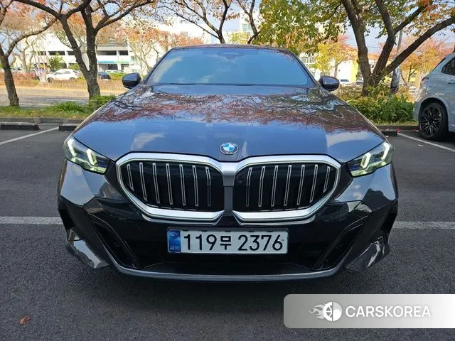 BMW 5 Series (G60) 2024 Черный из Кореи