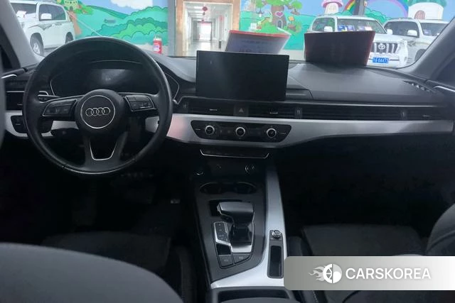 Audi A4L 2023 Белый из Китая