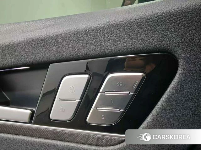 Audi Q5L 2025 Черный из Китая