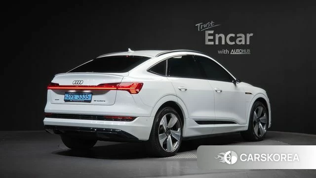 Audi e-Tron 2021 Белый из Кореи