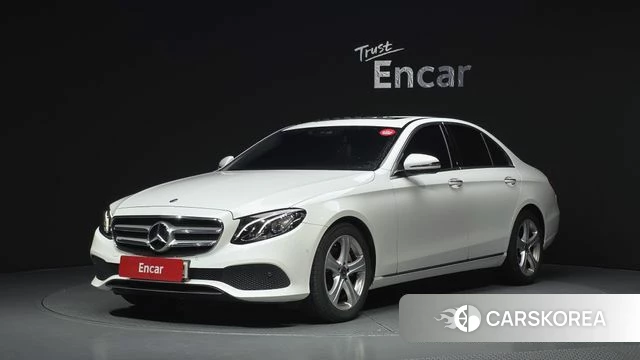 Mercedes-Benz E-Class W213 2018 Белый из Кореи