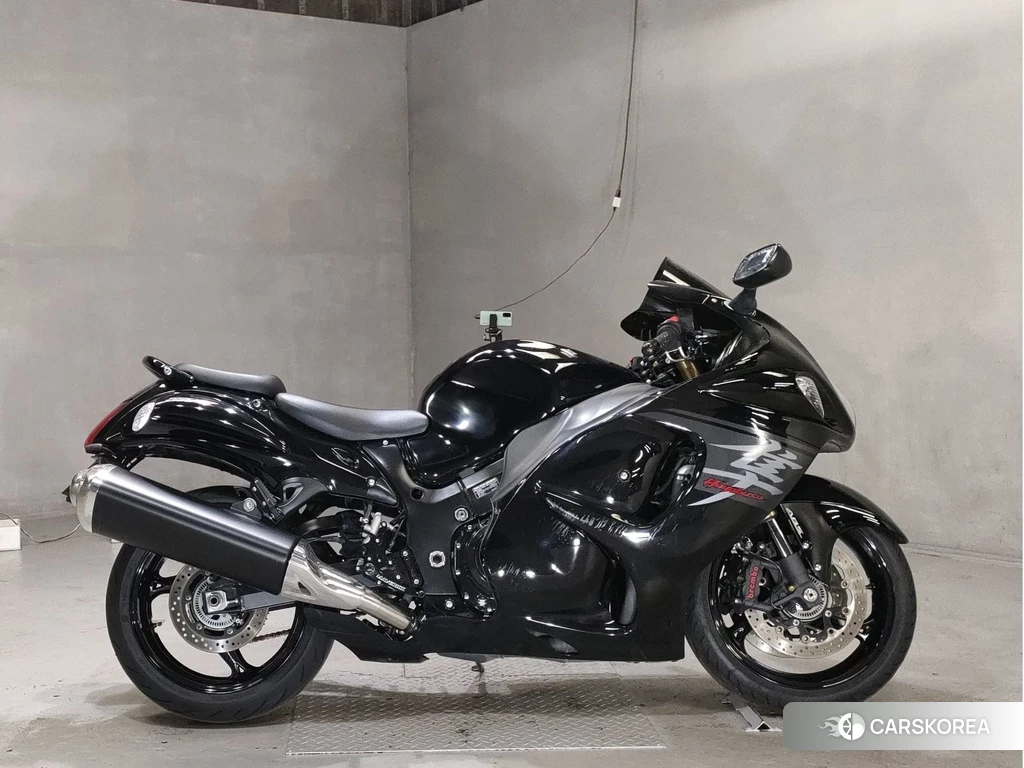 Проданный Suzuki GSX1300R HAYABUSA 2017 из Японии
