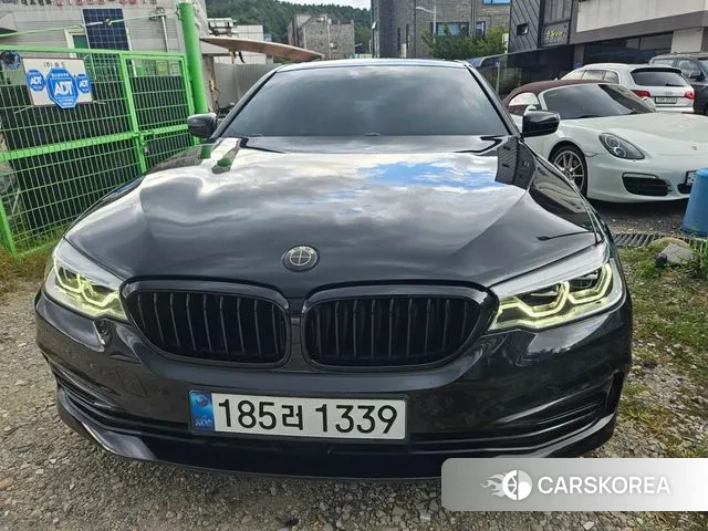 BMW 5 Series (G30) 2019 Черный из Кореи