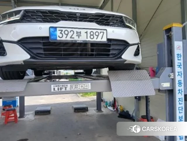 Kia K5 3rd generation 2021 Белый из Кореи