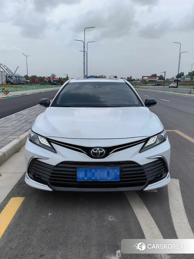 Toyota Camry 2022 Белый из Китая