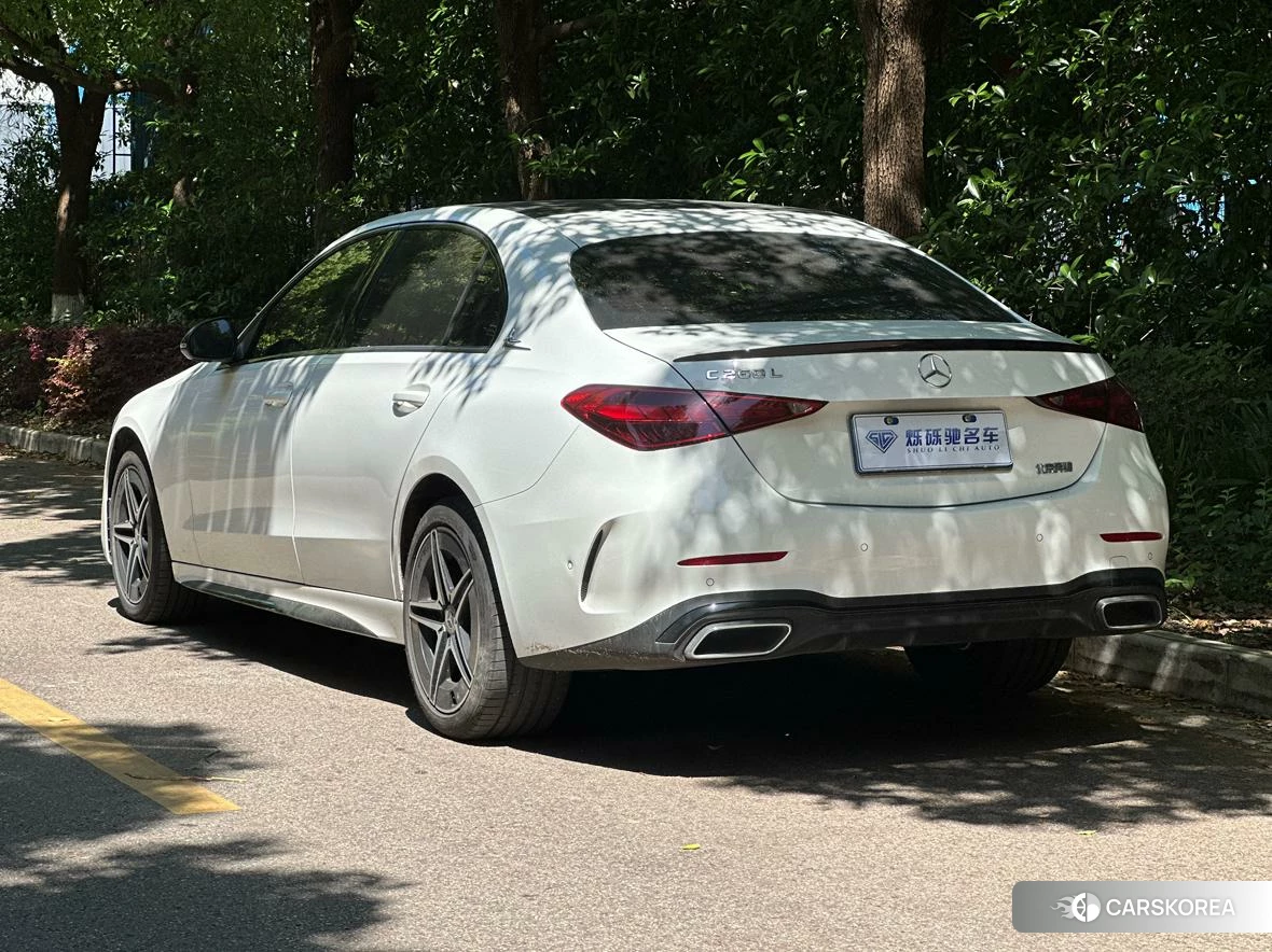 Mercedes-Benz Class C 2023 Белый из Китая