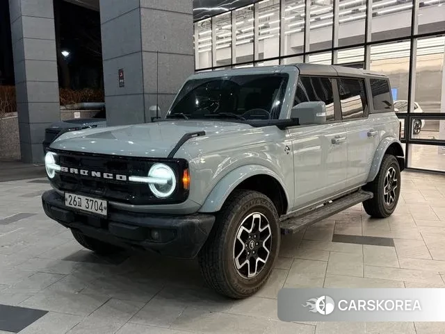 Ford Bronco 6th Generation 2022 Небесно-голубой из Кореи