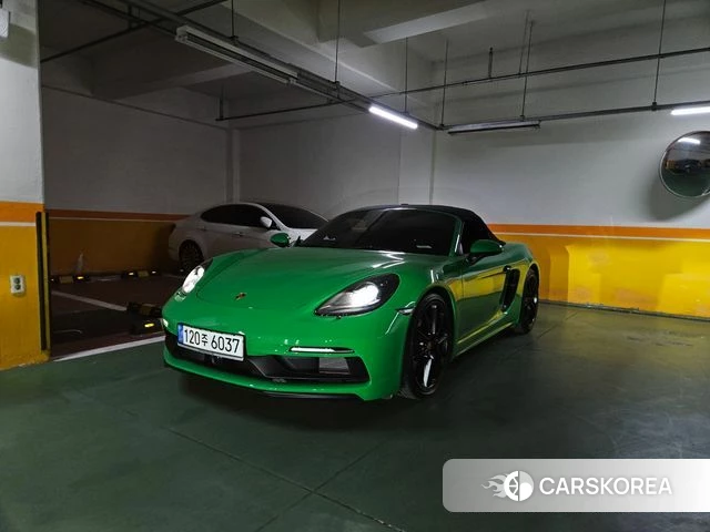 Porsche 718 Boxster 2023 Зеленый из Кореи