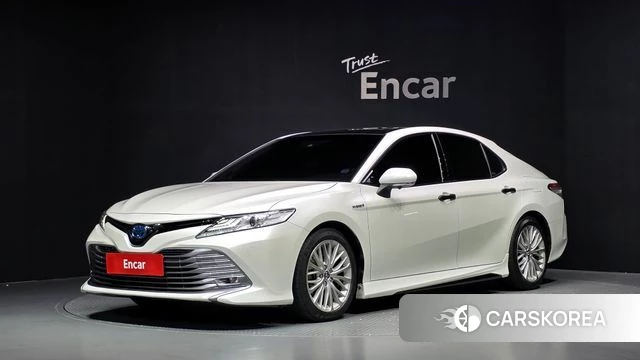 Toyota Camry (XV70) 2019 Белый из Кореи