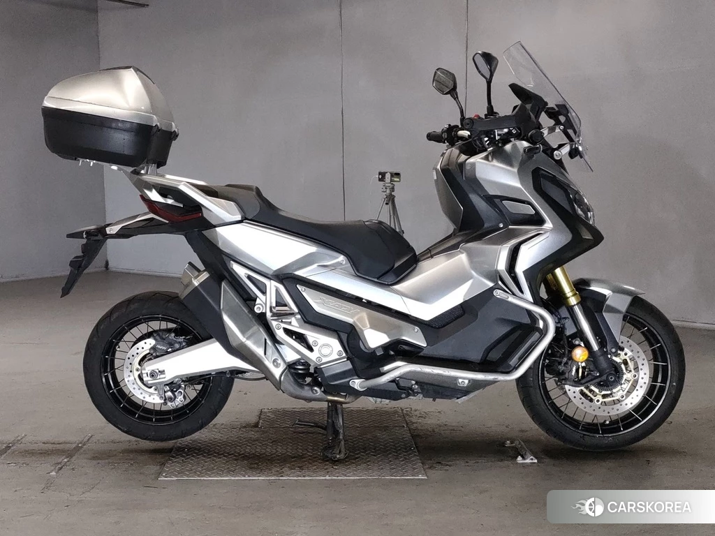 Проданный Honda X-ADV 750 2017 из Японии
