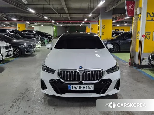 BMW 5 Series (G60) 2024 Белый из Кореи