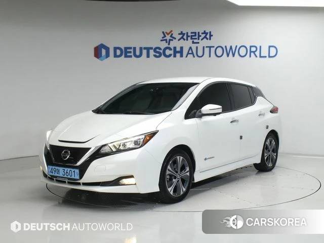 Nissan Leaf (ZE1) 2019 Белый из Кореи