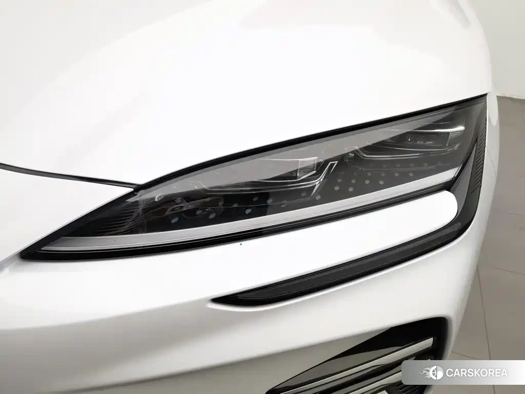 BYD Songjiang New Energy 2025 Белый из Китая