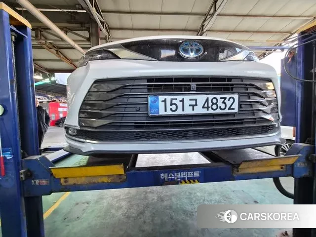 Toyota Sienna 4th Generation 2023 Белый из Кореи