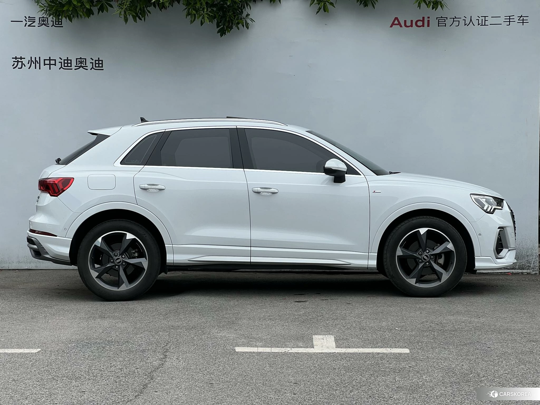 Audi Q3 2021 Белый из Китая
