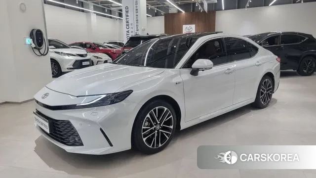 Toyota Camry (XV80) 2025 Белый из Кореи