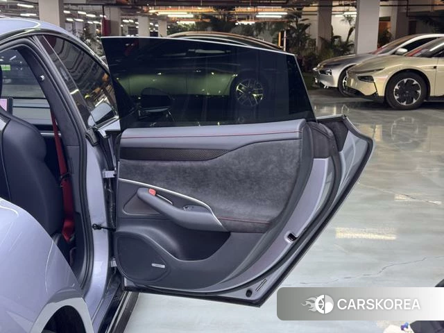 Xiaomi Car Xiaomi SU7 Ultra 2025 Серебристо-серый из Китая