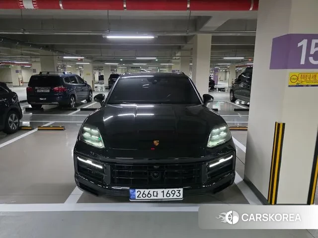 Porsche Cayenne (PO536) 2024 Черный из Кореи