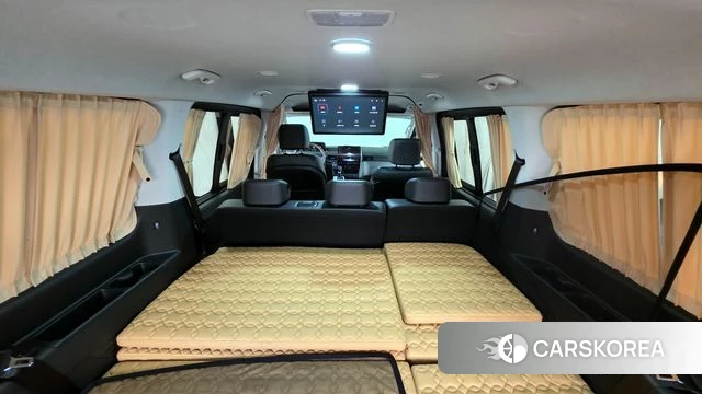 Hyundai Staria 2023 Серебряный из Кореи