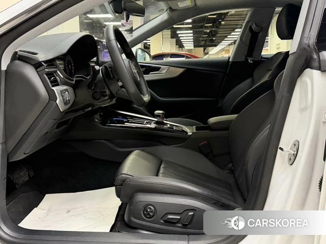 Audi A5 2024 Белый из Китая
