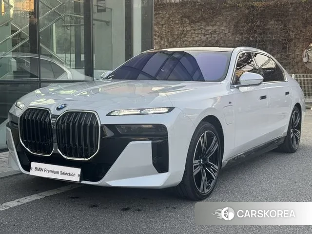 BMW 7 Series (G70) 2025 Белый из Кореи