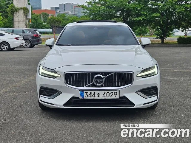Volvo S60 3rd generation 2020 Белый из Кореи