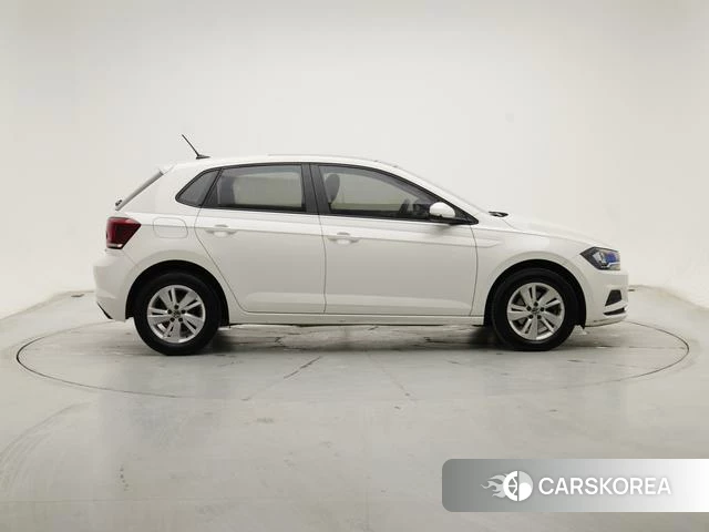 Volkswagen Polo 2021 Белый из Китая