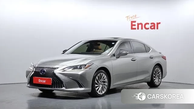 Lexus ES300h 7th generation 2018 Серебряный из Кореи