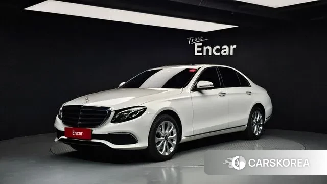 Mercedes-Benz E-Class W213 2018 Белый из Кореи