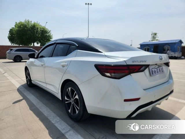 Nissan Xuan Yi 2020 Белый из Китая