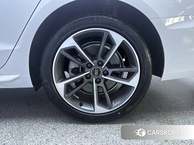 Audi A4L 2025 Белый из Китая