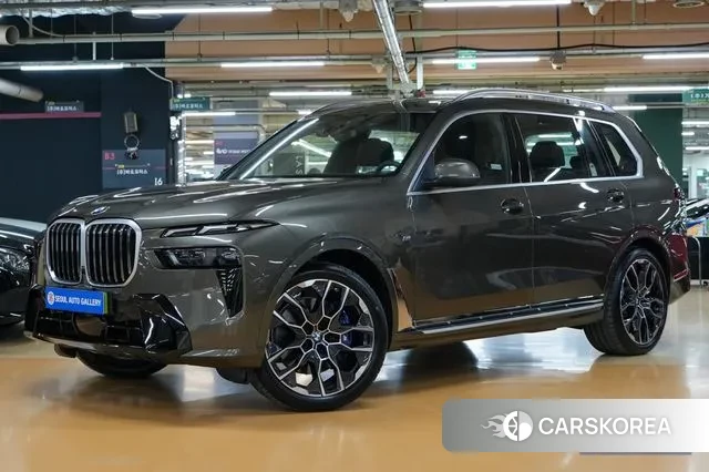 BMW X7 (G07) 2025 Песочный из Кореи