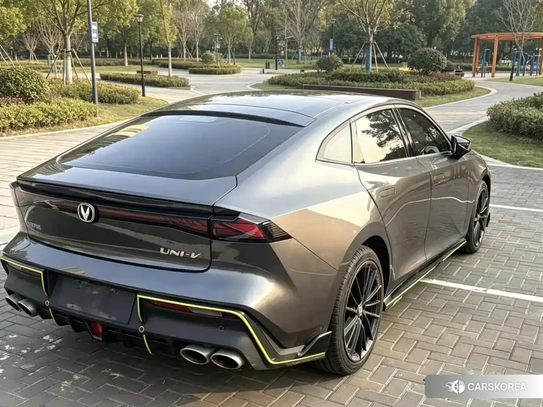 Chang'an UNI-V 2023 Silver/gray из Китая