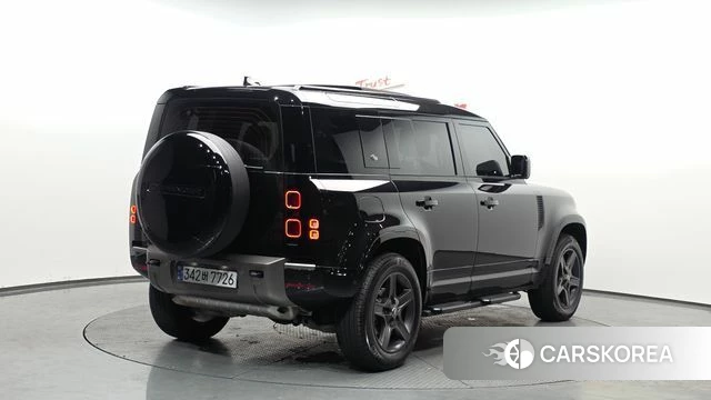 Land Rover Defender (L663) 2024 Черный из Кореи