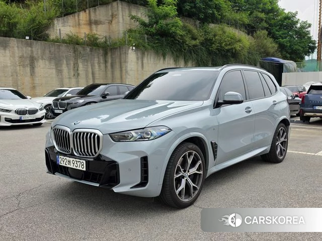 BMW X5 (G05) 2024 Светло-серебряный цвет из Кореи