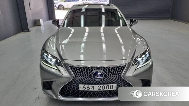Lexus LS500h 5th generation 2018 Песочный из Кореи