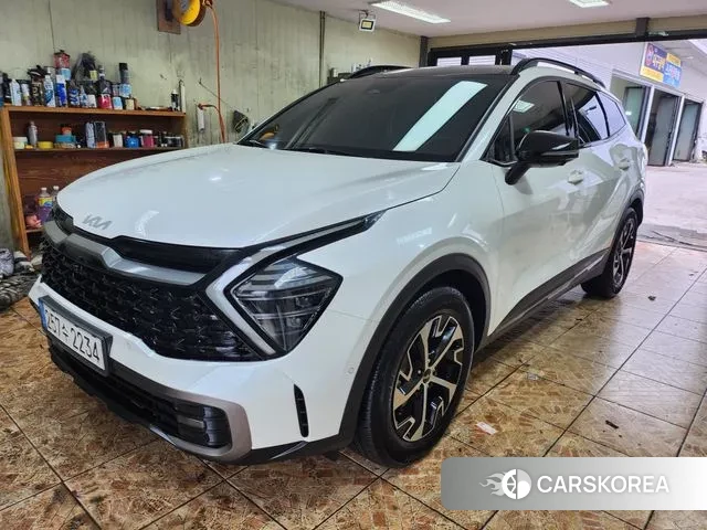 Kia Sportage 5th Generation Hybrid 2023 Белый из Кореи