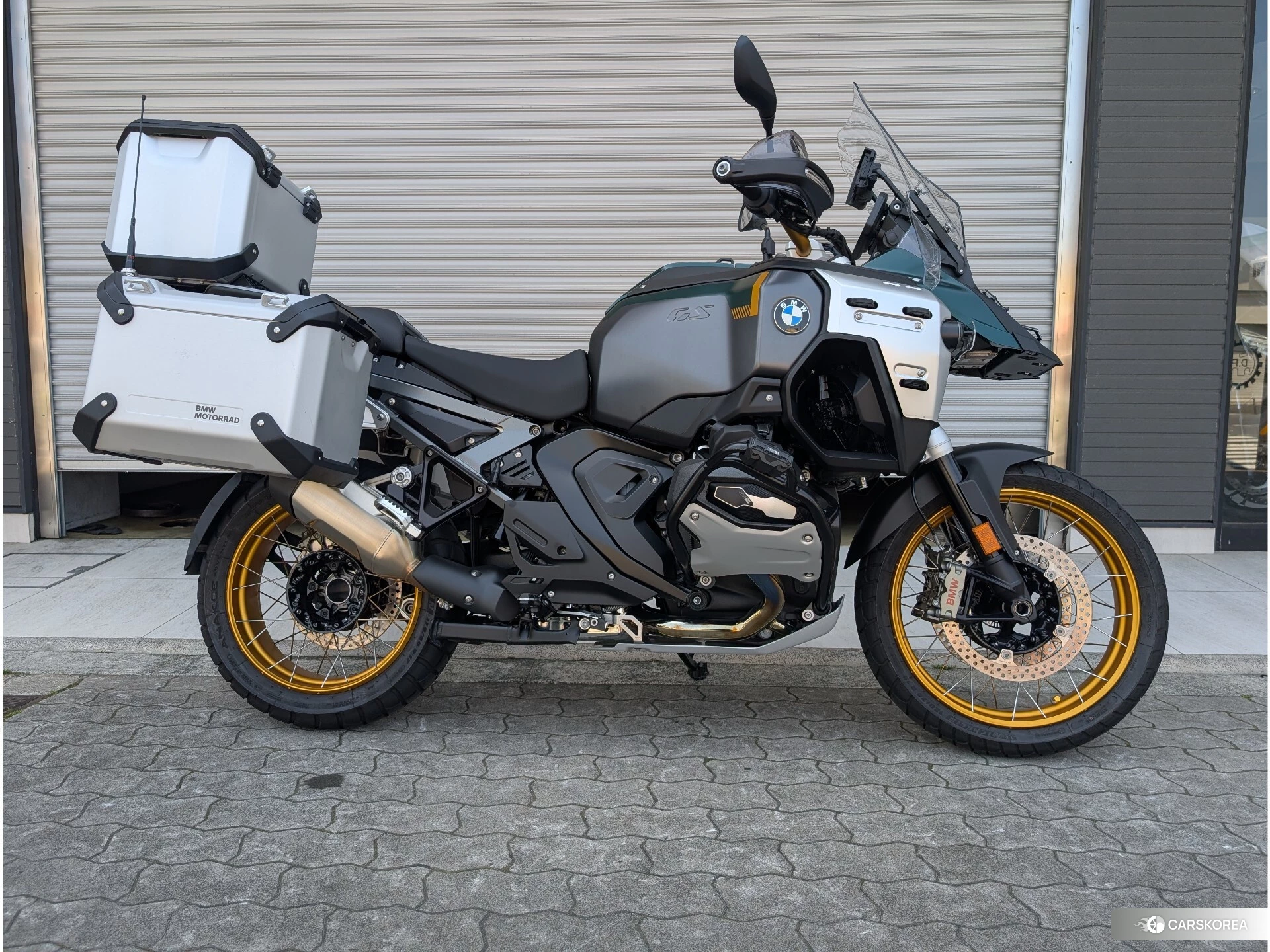 BMW R1300GS ADVENTURE 2025 из Японии